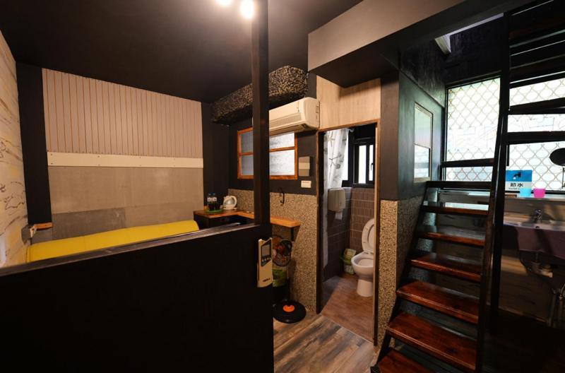 Sha Feng Lu Dian Bed & Breakfast Манонг Екстериор снимка