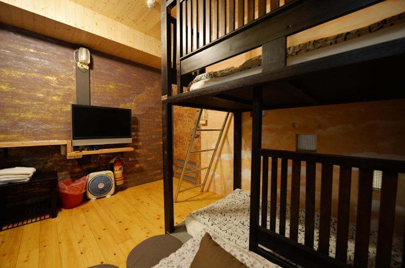 Sha Feng Lu Dian Bed & Breakfast Манонг Екстериор снимка