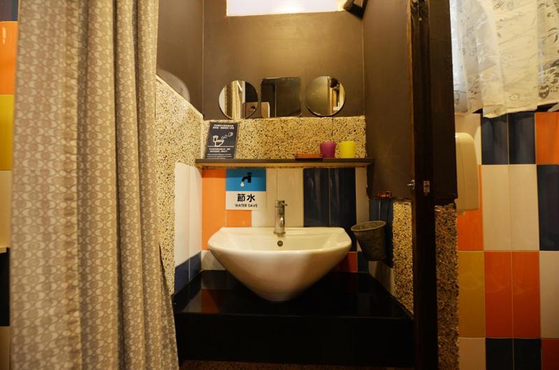 Sha Feng Lu Dian Bed & Breakfast Манонг Екстериор снимка